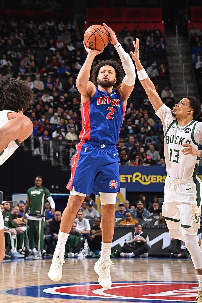 开云官网-坐稳东部第一！活塞18年首次单季两胜雄鹿 坎宁安23+12引7人上双